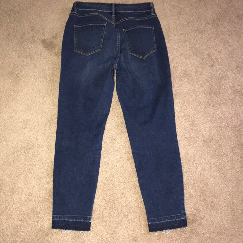 Distressed High Rise Jeans - Picture 3 of 4